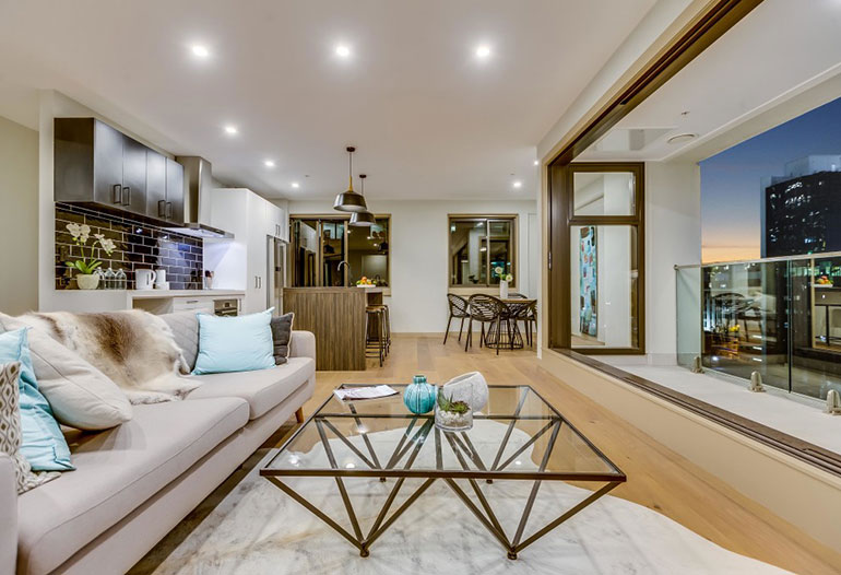 გრაფენსტოუნი მაღალი სტანდარტების რესტავრაცია ახალ ზენდალიაში