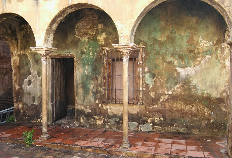 Graphenstone for cinema and television stages